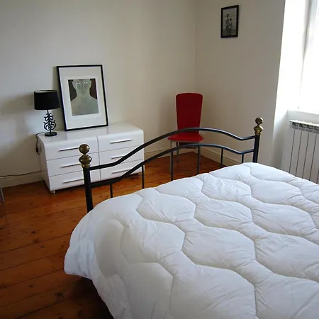 Casa de Férias Maison De Charme A La Rochelle Croix-Chapeau