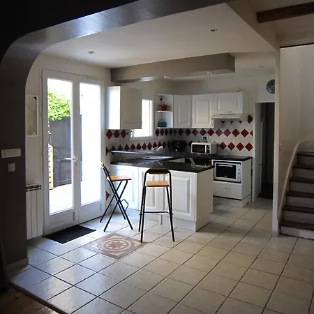 Maison De Charme A La Rochelle Croix-Chapeau