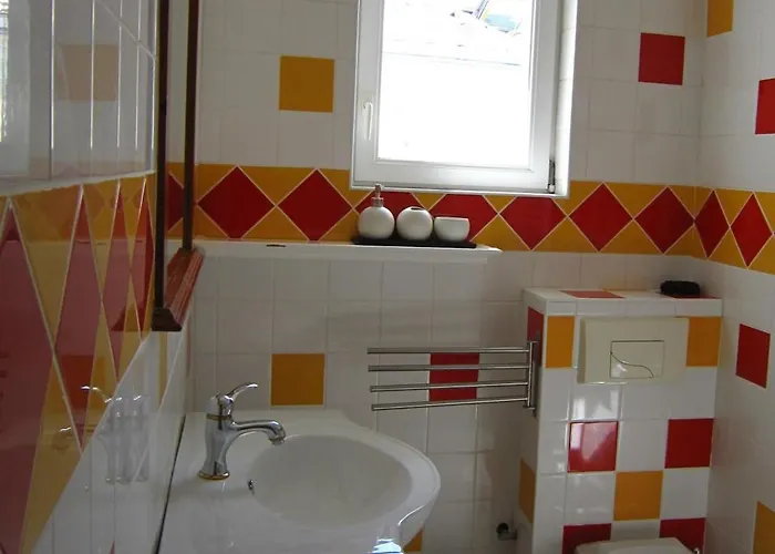 Maison De Charme A La Rochelle Holiday home Croix-Chapeau