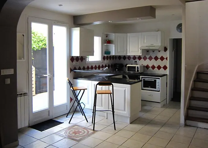 Maison De Charme A La Rochelle Croix-Chapeau